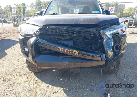 2023 Toyota 4Runner 40Th Anniversary Special Edition z USA, uszkodzony, nr VIN JTEUU5JR1P6147107